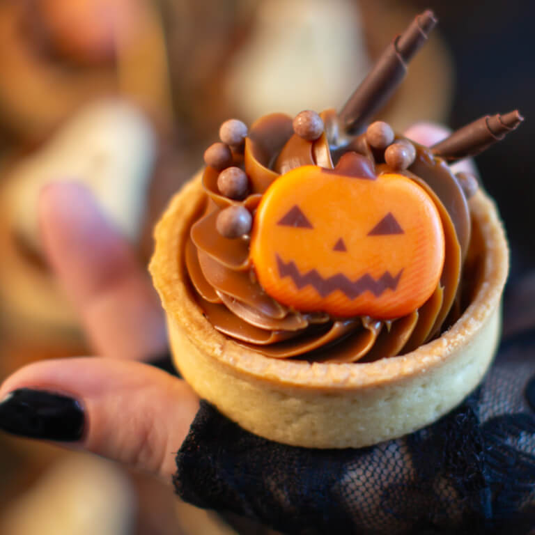 BABECZKA KAJMAKOWA HALLOWEEN - Babeczki - Ciastka - Zdjęcie 1