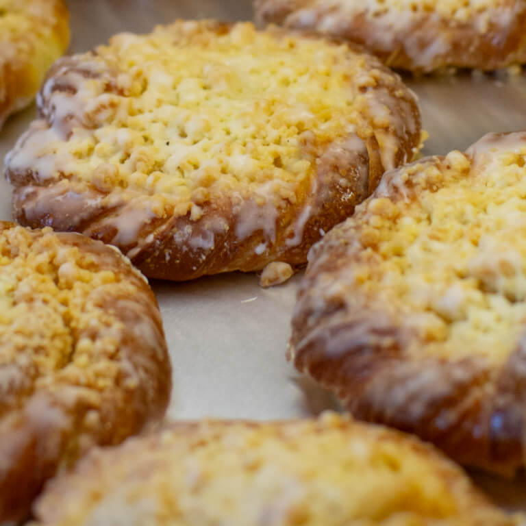 Sweet bun with crumble - Artisanal biscuits - Pastries - Zdjęcie 1